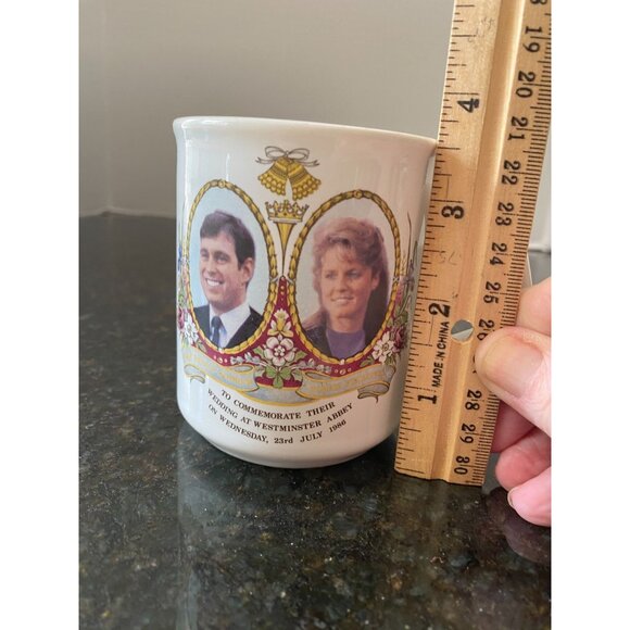 Crown Windsor Commemorative Wedding Mug, Prince Andrew and Sarah, 7/23/86, Engla - Picture 5 of 8